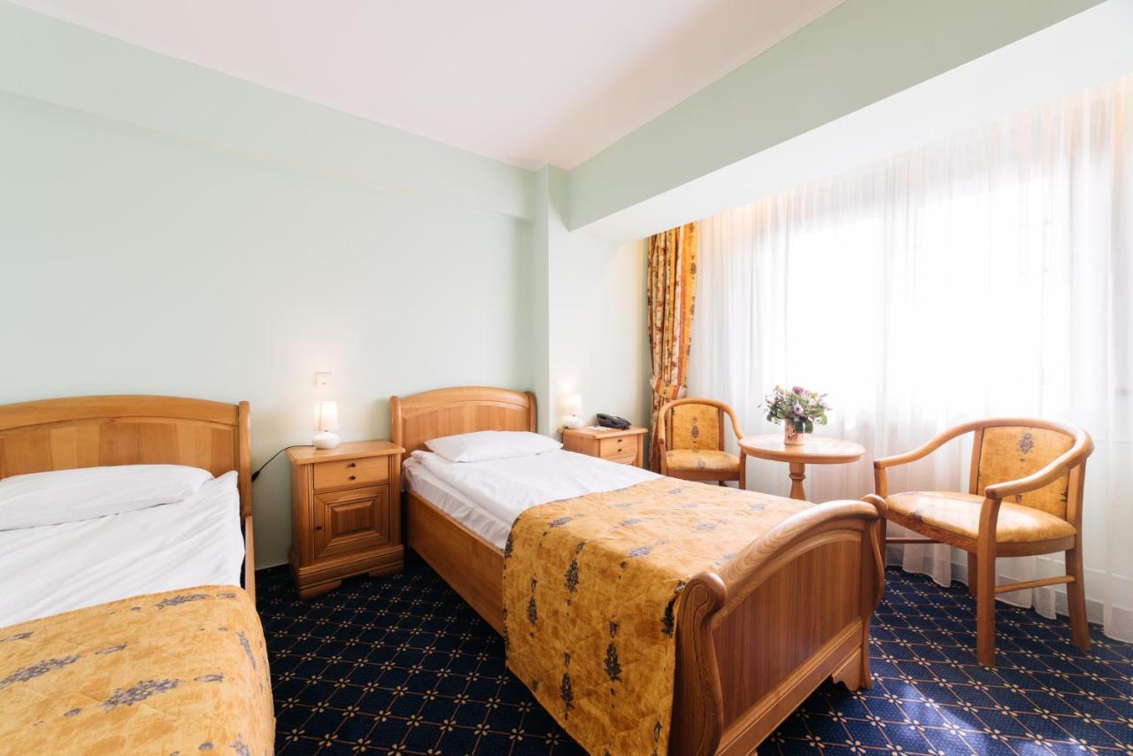 Best Western Bucovina Club De Munte جورا هومورولوي المظهر الخارجي الصورة